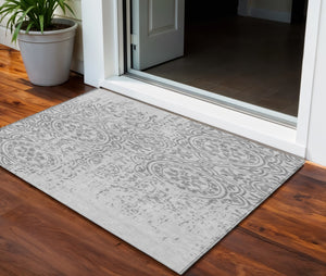 Homeroots 3' Artichoke Green Medallion Rug – Stylish, Washable, Indoor/Outdoor Comfort For Any Space 3' X 5' Polyester 585376