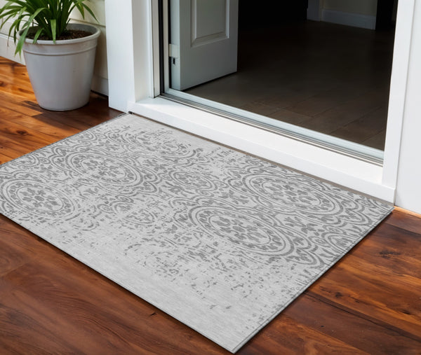 Homeroots 3' Artichoke Green Medallion Rug – Stylish, Washable, Indoor/Outdoor Comfort For Any Space 3' X 5' Polyester 585376