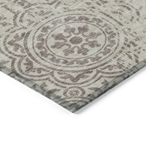 Homeroots 3' Artichoke Green Medallion Rug – Stylish, Washable, Indoor/Outdoor Comfort For Any Space 5' X 8' Polyester 585389