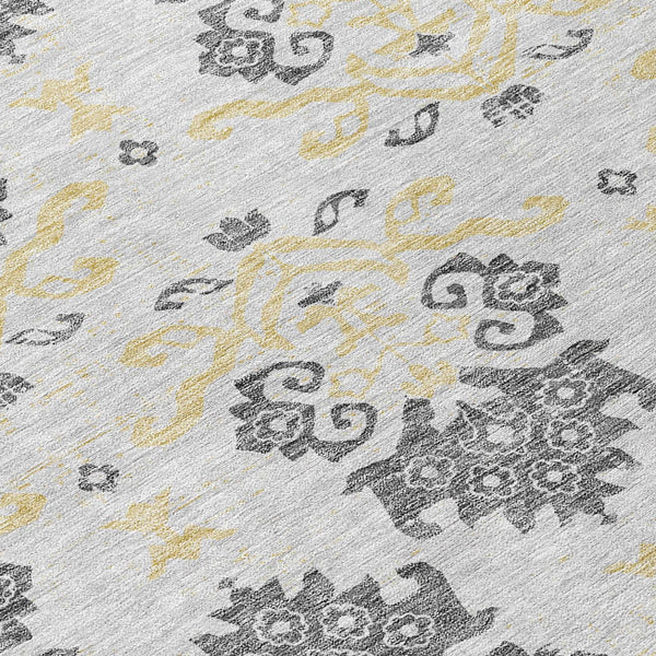 Homeroots 3' Stylish Beige Tan And Taupe Oriental Washable Area Rug For Indoor And Outdoor Spaces, Durable Design 9' X 12' Polyester 585410