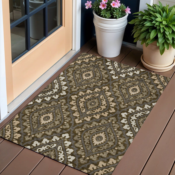 Homeroots 3' Beige Taupe Floral Washable Area Rug - Stylish Indoor Outdoor Design For Versatile Spaces 3' X 5' Polyester 585550