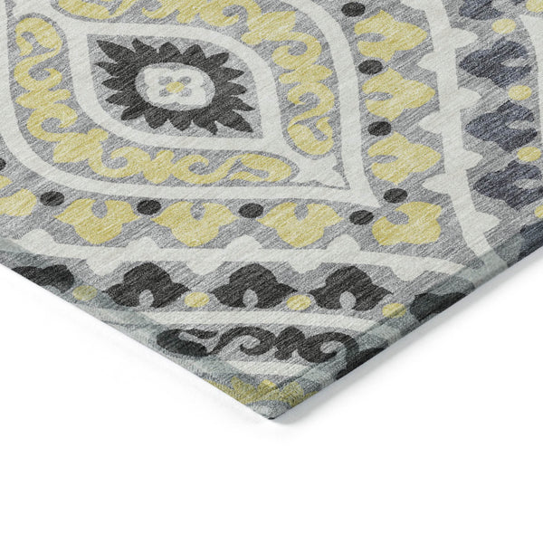 Homeroots 3' Beige Taupe Floral Washable Area Rug - Stylish Indoor Outdoor Design For Versatile Spaces 5' X 8' Polyester 585563