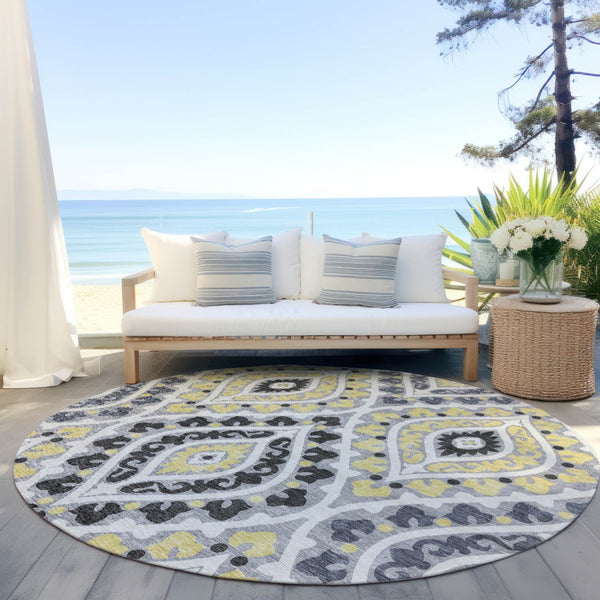 Homeroots 3' Beige Taupe Floral Washable Area Rug - Stylish Indoor Outdoor Design For Versatile Spaces 8' Round Polyester 585564