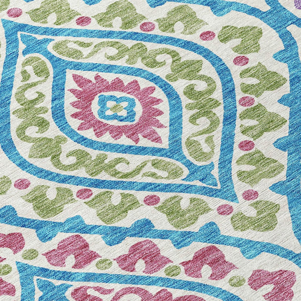 Homeroots 3' Beige Taupe Floral Washable Area Rug - Stylish Indoor Outdoor Design For Versatile Spaces 5' X 8' Polyester 585599