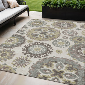 Homeroots 3' Beige Taupe And Brown Floral Medallion Rug - Washable Indoor Outdoor Area For Versatile Spaces 5' X 8' Polyester 585683