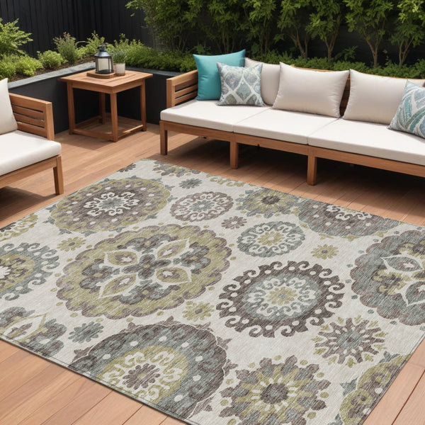 Homeroots 3' Beige Taupe And Brown Floral Medallion Rug - Washable Indoor Outdoor Area For Versatile Spaces 9' X 12' Polyester 585686