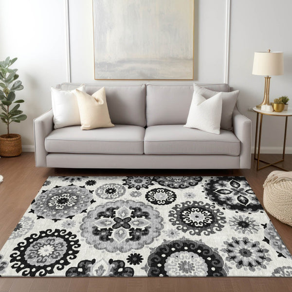 Homeroots 3' Beige Taupe And Brown Floral Medallion Rug - Washable Indoor Outdoor Area For Versatile Spaces 3' X 5' Polyester 585688