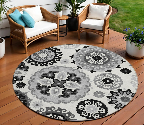 Homeroots 3' Beige Taupe And Brown Floral Medallion Rug - Washable Indoor Outdoor Area For Versatile Spaces 8' Round Polyester 585690