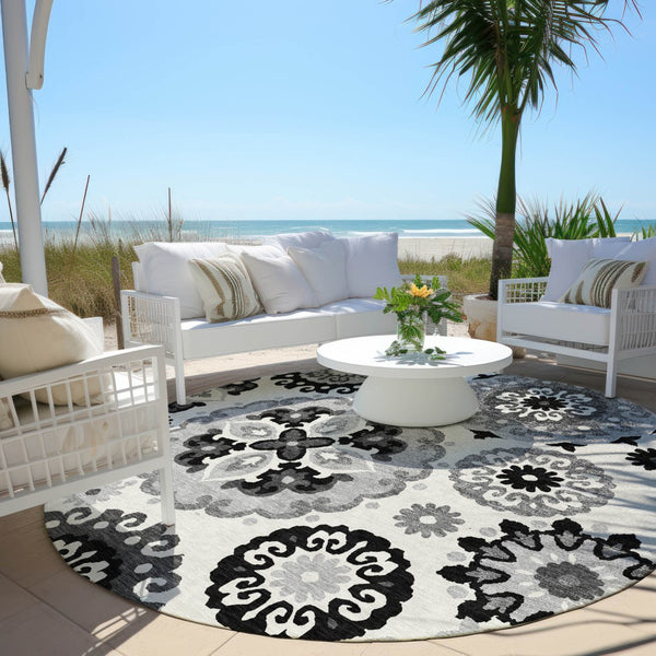 Homeroots 3' Beige Taupe And Brown Floral Medallion Rug - Washable Indoor Outdoor Area For Versatile Spaces 8' Round Polyester 585690