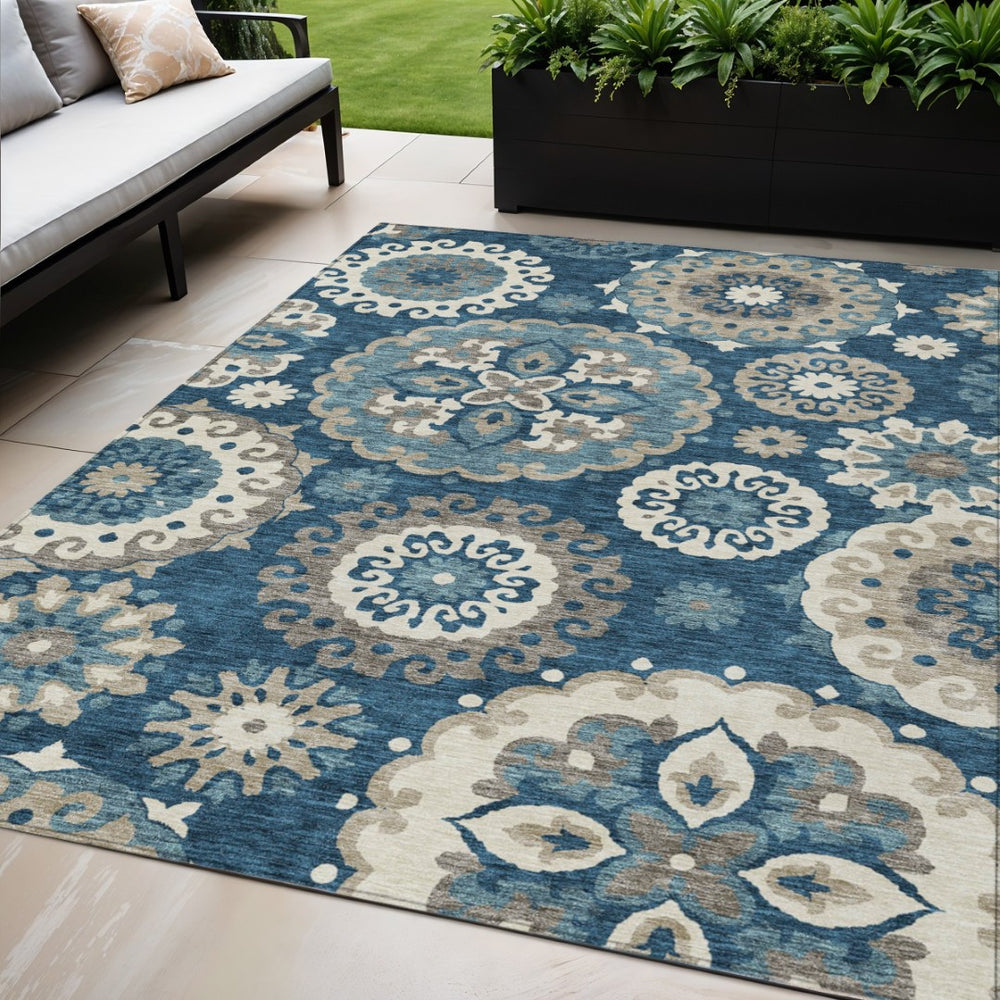 HomeRoots 5' Floral Medallion Area Rug - Navy Blue & Taupe, Washable, Stain-Resistant for Indoor/Outdoor Use 5' X 8' 585701