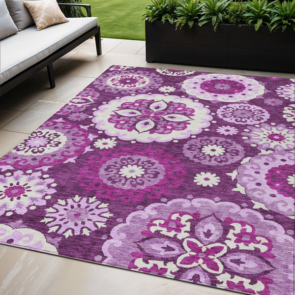 Homeroots 3' Beige Taupe And Brown Floral Medallion Rug - Washable Indoor Outdoor Area For Versatile Spaces 5' X 8' Polyester 585707