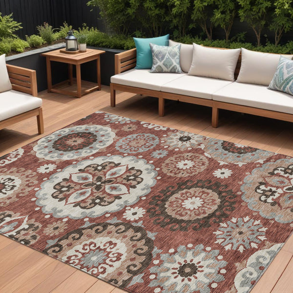 Homeroots 3' Beige Taupe And Brown Floral Medallion Rug - Washable Indoor Outdoor Area For Versatile Spaces 9' X 12' Polyester 585716