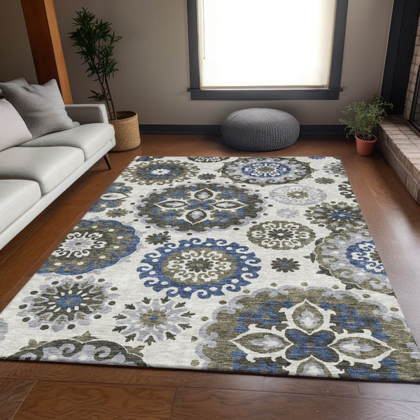 Homeroots 3' Beige Taupe And Brown Floral Medallion Rug - Washable Indoor Outdoor Area For Versatile Spaces 3' X 5' Polyester 585718