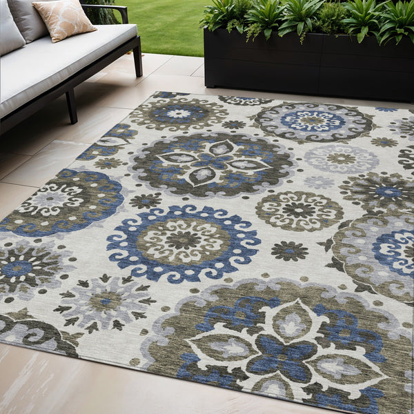 Homeroots 3' Beige Taupe And Brown Floral Medallion Rug - Washable Indoor Outdoor Area For Versatile Spaces 5' X 8' Polyester 585719