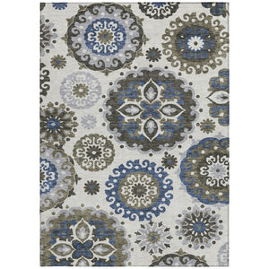 Homeroots 3' Beige Taupe And Brown Floral Medallion Rug - Washable Indoor Outdoor Area For Versatile Spaces 9' X 12' Polyester 585722