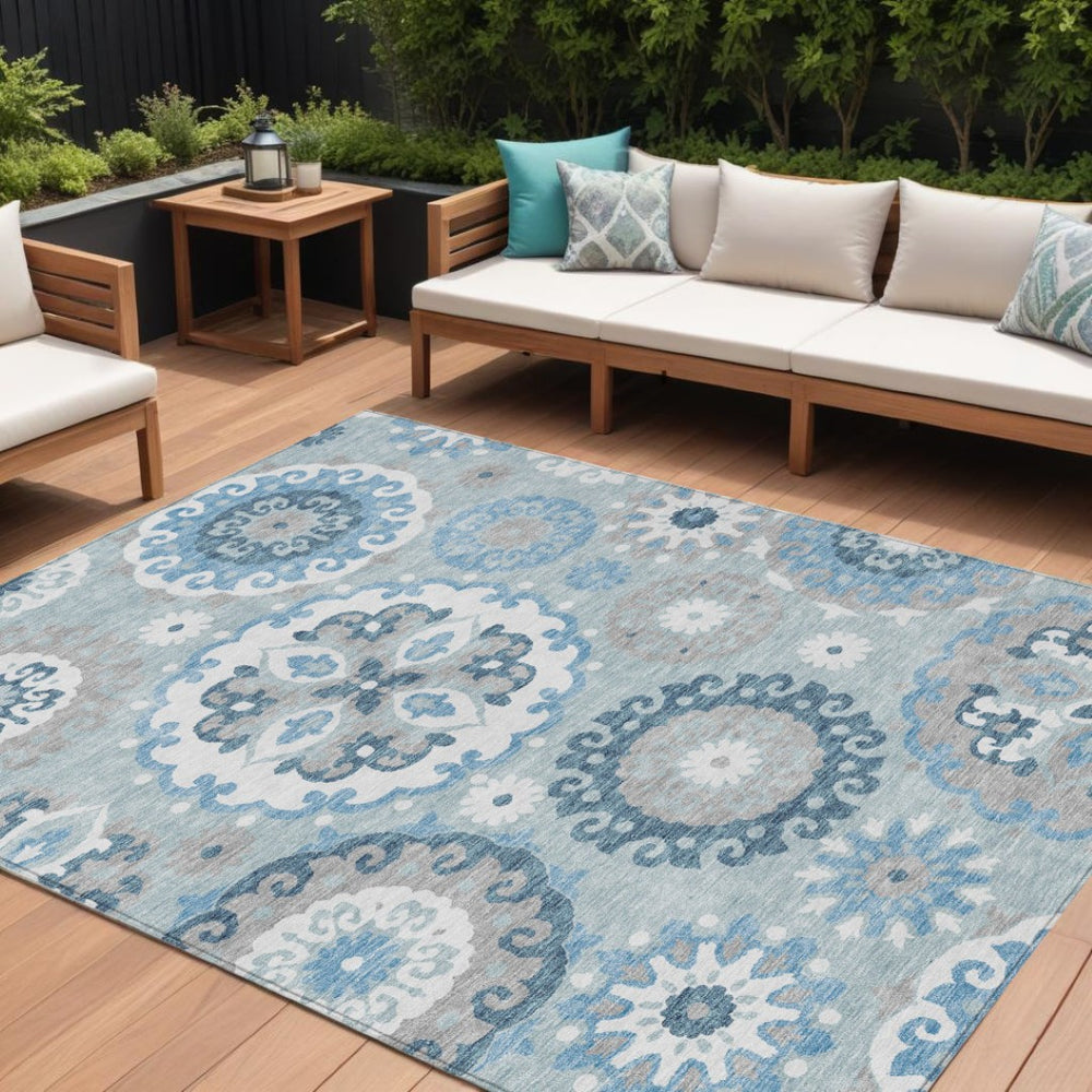 HomeRoots 9' Floral Medallion Area Rug in Sky Blue & Denim - Washable, Stain-Resistant for Indoor & Outdoor Use 9' X 12' 585728