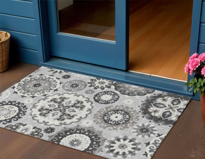 Homeroots 3' Beige Taupe And Brown Floral Medallion Rug - Washable Indoor Outdoor Area For Versatile Spaces 3' X 5' Polyester 585730