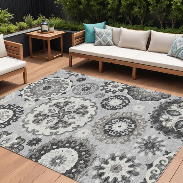 Homeroots 3' Beige Taupe And Brown Floral Medallion Rug - Washable Indoor Outdoor Area For Versatile Spaces 9' X 12' Polyester 585734