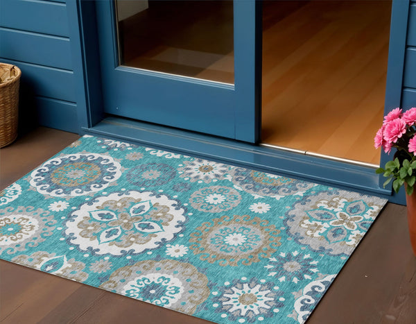 Homeroots 3' Beige Taupe And Brown Floral Medallion Rug - Washable Indoor Outdoor Area For Versatile Spaces 3' X 5' Polyester 585736