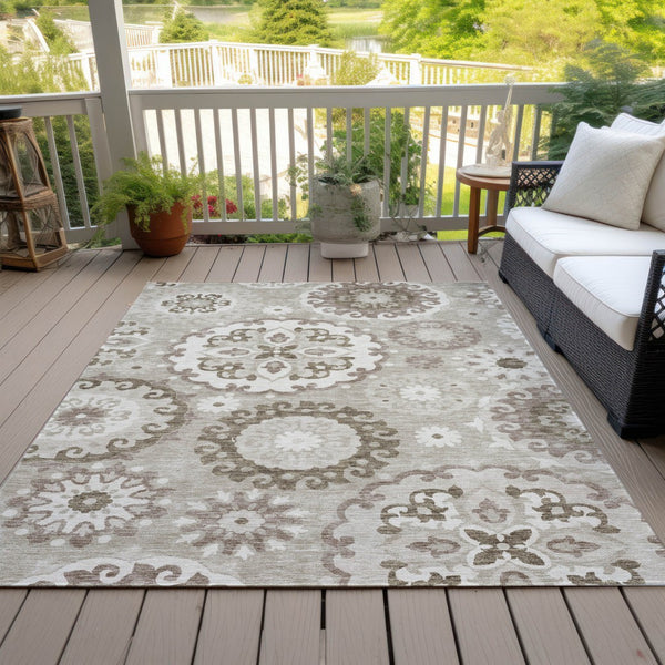 Homeroots 3' Beige Taupe And Brown Floral Medallion Rug - Washable Indoor Outdoor Area For Versatile Spaces 8' X 10' Polyester 585745