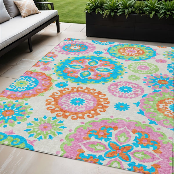 HomeRoots 5' Floral Medallion Area Rug in White, Orange & Teal Blue - Durable, Washable for Indoor/Outdoor Use 5' X 8' 585749
