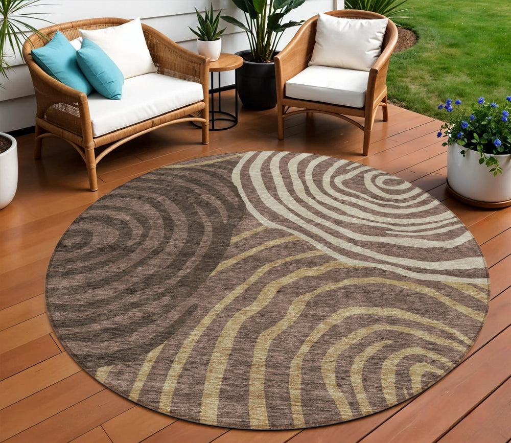 HomeRoots 5' Brown and Taupe Abstract Area Rug – Washable, Durable, Indoor-Outdoor Design for Modern Spaces 8' Round 585852