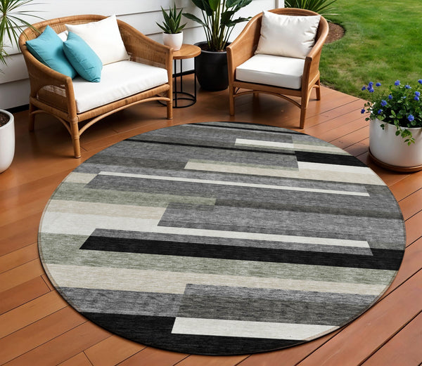 Homeroots 3' Stylish Black Charcoal And Gray Striped Washable Area Rug For Indoor And Outdoor Spaces 8' Round Polyester 585912