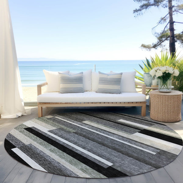 Homeroots 3' Stylish Black Charcoal And Gray Striped Washable Area Rug For Indoor And Outdoor Spaces 8' Round Polyester 585912