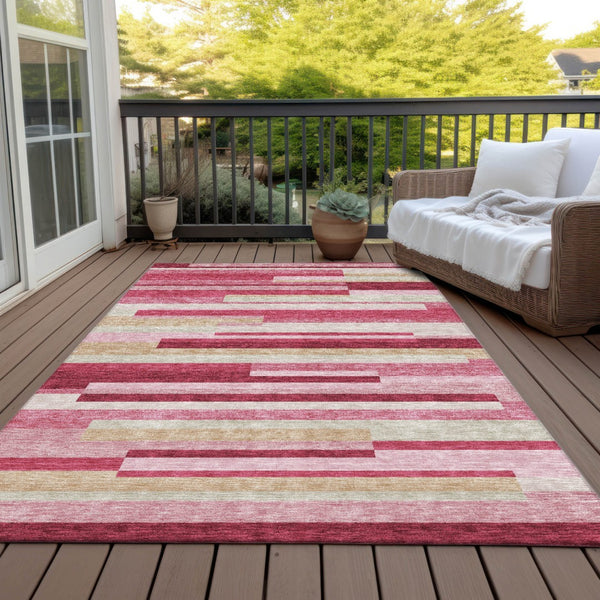 Homeroots 3' Stylish Black Charcoal And Gray Striped Washable Area Rug For Indoor And Outdoor Spaces 5' X 8' Polyester 585917