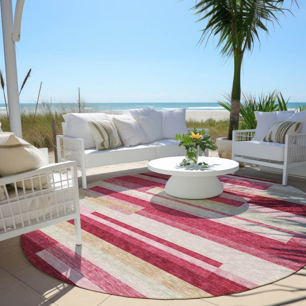 Homeroots 3' Stylish Black Charcoal And Gray Striped Washable Area Rug For Indoor And Outdoor Spaces 8' Round Polyester 585918