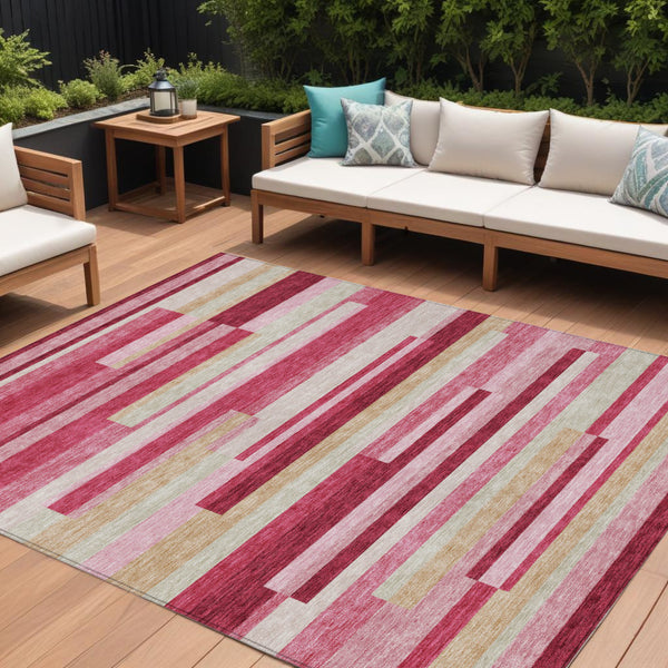 Homeroots 3' Stylish Black Charcoal And Gray Striped Washable Area Rug For Indoor And Outdoor Spaces 10' X 14' Polyester 585921