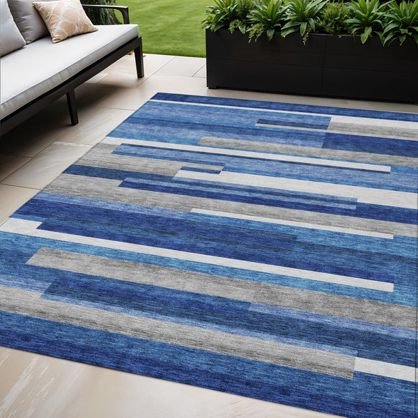 Homeroots 3' Stylish Black Charcoal And Gray Striped Washable Area Rug For Indoor And Outdoor Spaces 5' X 8' Polyester 585929
