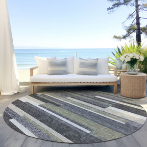 Homeroots 3' Stylish Black Charcoal And Gray Striped Washable Area Rug For Indoor And Outdoor Spaces 8' Round Polyester 585936