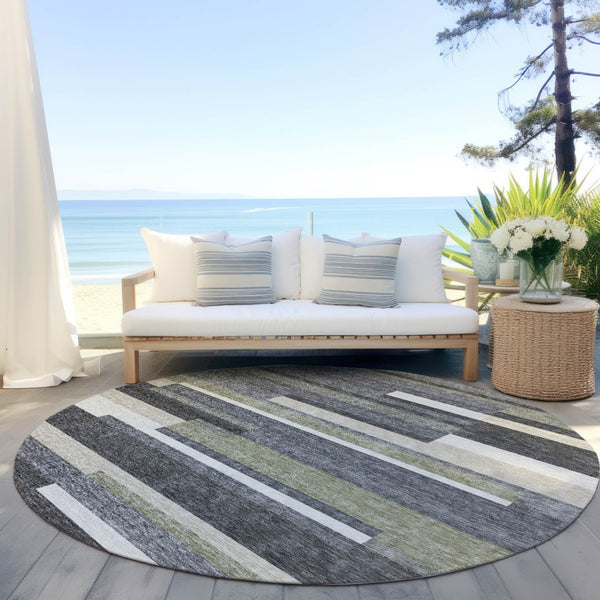 Homeroots 3' Stylish Black Charcoal And Gray Striped Washable Area Rug For Indoor And Outdoor Spaces 8' Round Polyester 585936