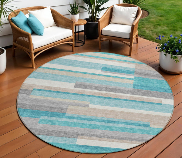 Homeroots 3' Stylish Black Charcoal And Gray Striped Washable Area Rug For Indoor And Outdoor Spaces 8' Round Polyester 585978