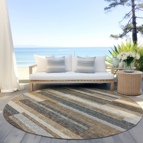 Homeroots 3' Stylish Black Charcoal And Gray Striped Washable Area Rug For Indoor And Outdoor Spaces 8' Round Polyester 585984