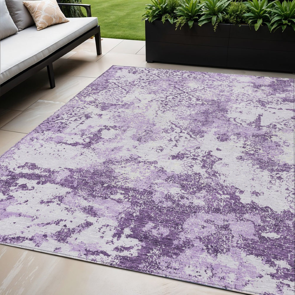 HomeRoots 5' Floral Elegance Area Rug in Lavender & Lilac - Durable, Washable Design for Indoor & Outdoor Spaces 5' X 8' 586175