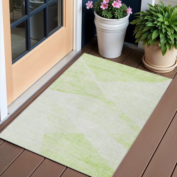 Homeroots 3' Abstract Washable Area Rug In Artichoke Green And Ivory - Perfect For Indoor And Outdoor Spaces 3' X 5' Polyester 586198