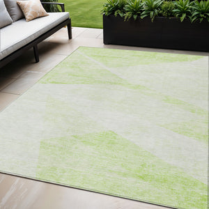 Homeroots 3' Abstract Washable Area Rug In Artichoke Green And Ivory - Perfect For Indoor And Outdoor Spaces 5' X 8' Polyester 586199