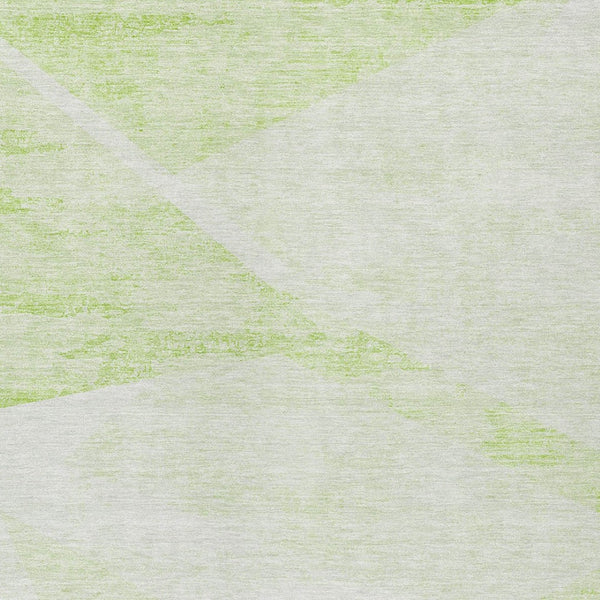 Homeroots 3' Abstract Washable Area Rug In Artichoke Green And Ivory - Perfect For Indoor And Outdoor Spaces 5' X 8' Polyester 586199