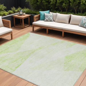Homeroots 3' Abstract Washable Area Rug In Artichoke Green And Ivory - Perfect For Indoor And Outdoor Spaces 10' X 14' Polyester 586203