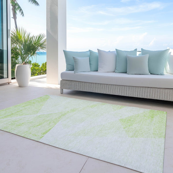 Homeroots 3' Abstract Washable Area Rug In Artichoke Green And Ivory - Perfect For Indoor And Outdoor Spaces 10' X 14' Polyester 586203