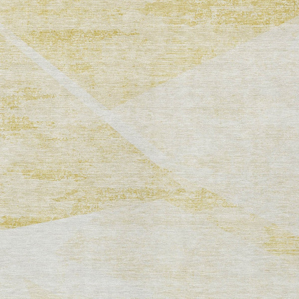 Homeroots 3' Abstract Washable Area Rug In Artichoke Green And Ivory - Perfect For Indoor And Outdoor Spaces 5' X 8' Polyester 586217