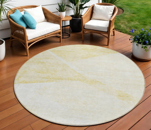 Homeroots 3' Abstract Washable Area Rug In Artichoke Green And Ivory - Perfect For Indoor And Outdoor Spaces 8' Round Polyester 586218