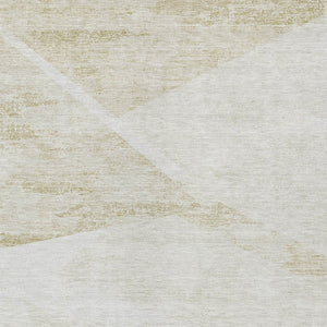 Homeroots 3' Abstract Washable Area Rug In Artichoke Green And Ivory - Perfect For Indoor And Outdoor Spaces 5' X 8' Polyester 586223