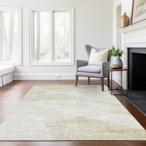 Homeroots 3' Abstract Washable Area Rug In Artichoke Green And Ivory - Perfect For Indoor And Outdoor Spaces 5' X 8' Polyester 586223