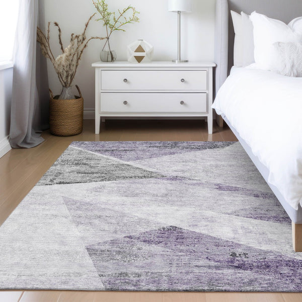 Homeroots 3' Abstract Washable Area Rug In Artichoke Green And Ivory - Perfect For Indoor And Outdoor Spaces 3' X 5' Polyester 586228