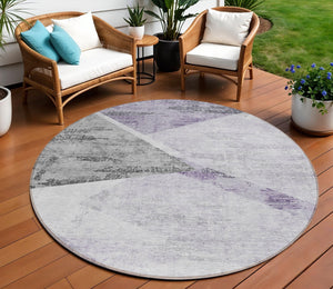 Homeroots 3' Abstract Washable Area Rug In Artichoke Green And Ivory - Perfect For Indoor And Outdoor Spaces 8' Round Polyester 586230