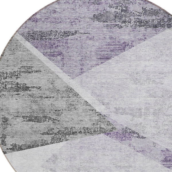 Homeroots 3' Abstract Washable Area Rug In Artichoke Green And Ivory - Perfect For Indoor And Outdoor Spaces 8' Round Polyester 586230