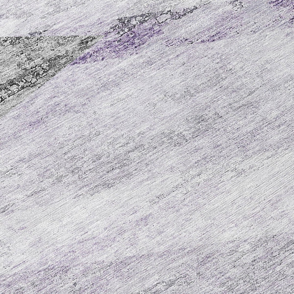 Homeroots 3' Abstract Washable Area Rug In Artichoke Green And Ivory - Perfect For Indoor And Outdoor Spaces 8' Round Polyester 586230